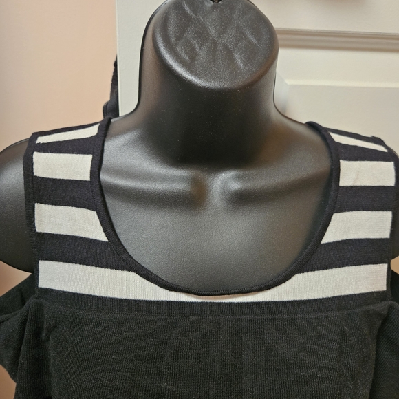 Black and White Striped Cold Shoulder Light Sweater - Picture 3 of 11